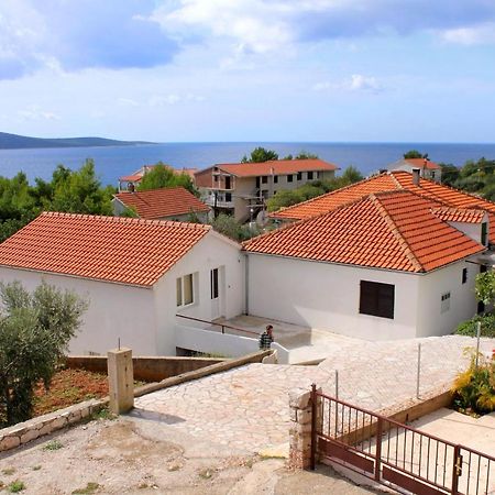 Apartments And Rooms With Parking Space Zavala, Hvar - 128 Jelsa (Hvar) Exterior foto