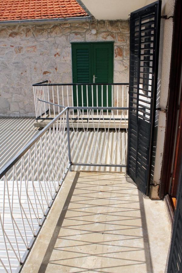 Apartments And Rooms With Parking Space Zavala, Hvar - 128 Jelsa (Hvar) Exterior foto