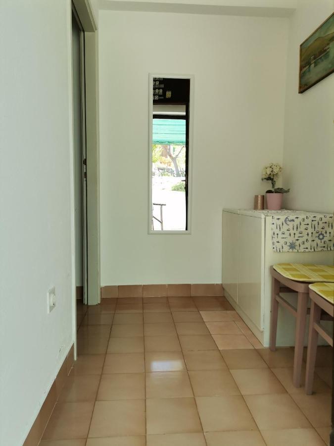 Apartments And Rooms With Parking Space Zavala, Hvar - 128 Jelsa (Hvar) Exterior foto