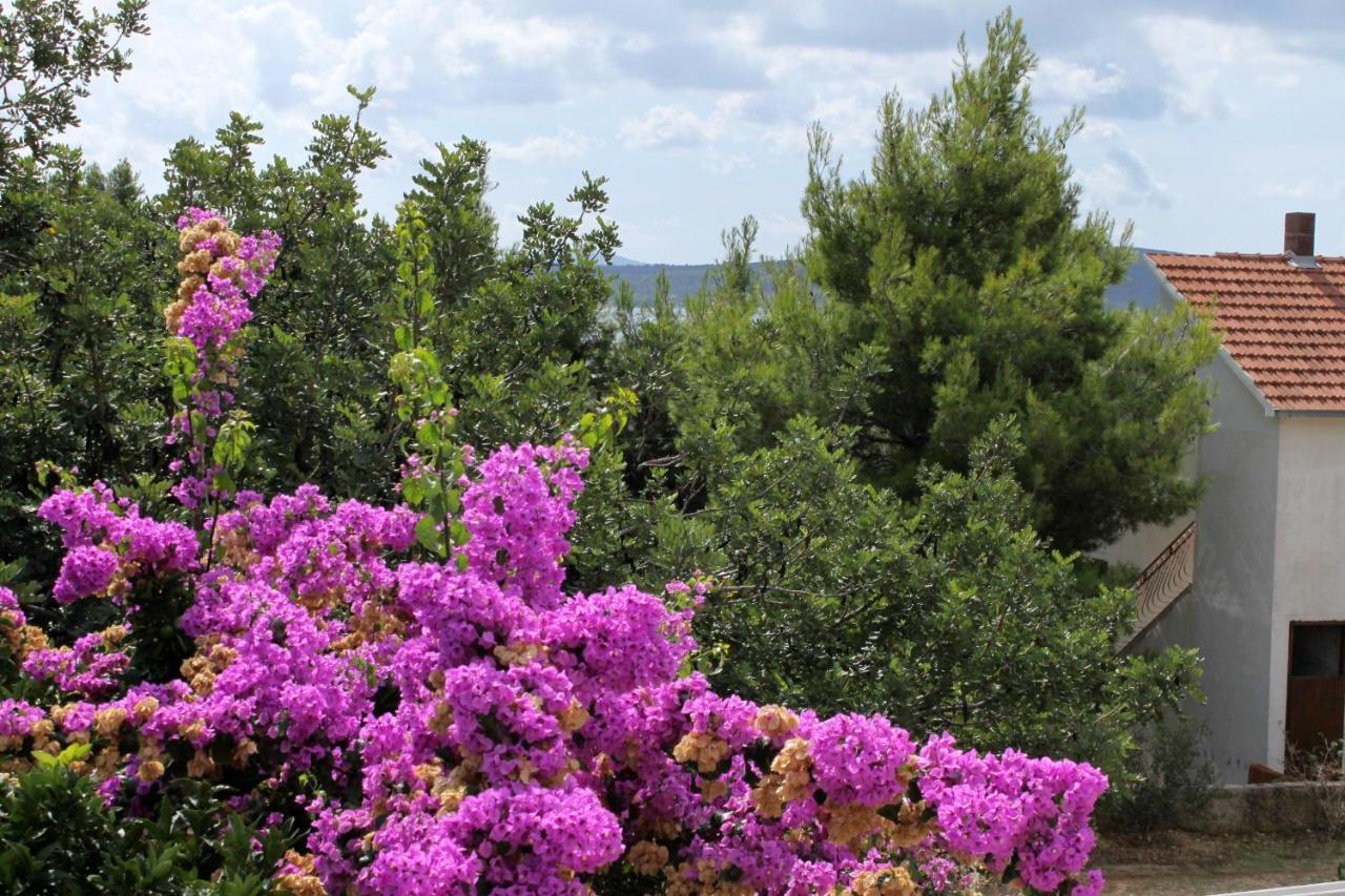 Apartments And Rooms With Parking Space Zavala, Hvar - 128 Jelsa (Hvar) Exterior foto