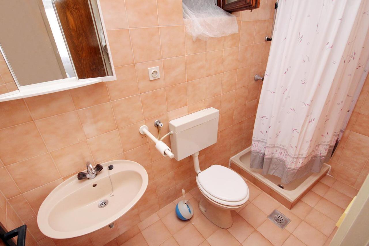 Apartments And Rooms With Parking Space Zavala, Hvar - 128 Jelsa (Hvar) Exterior foto
