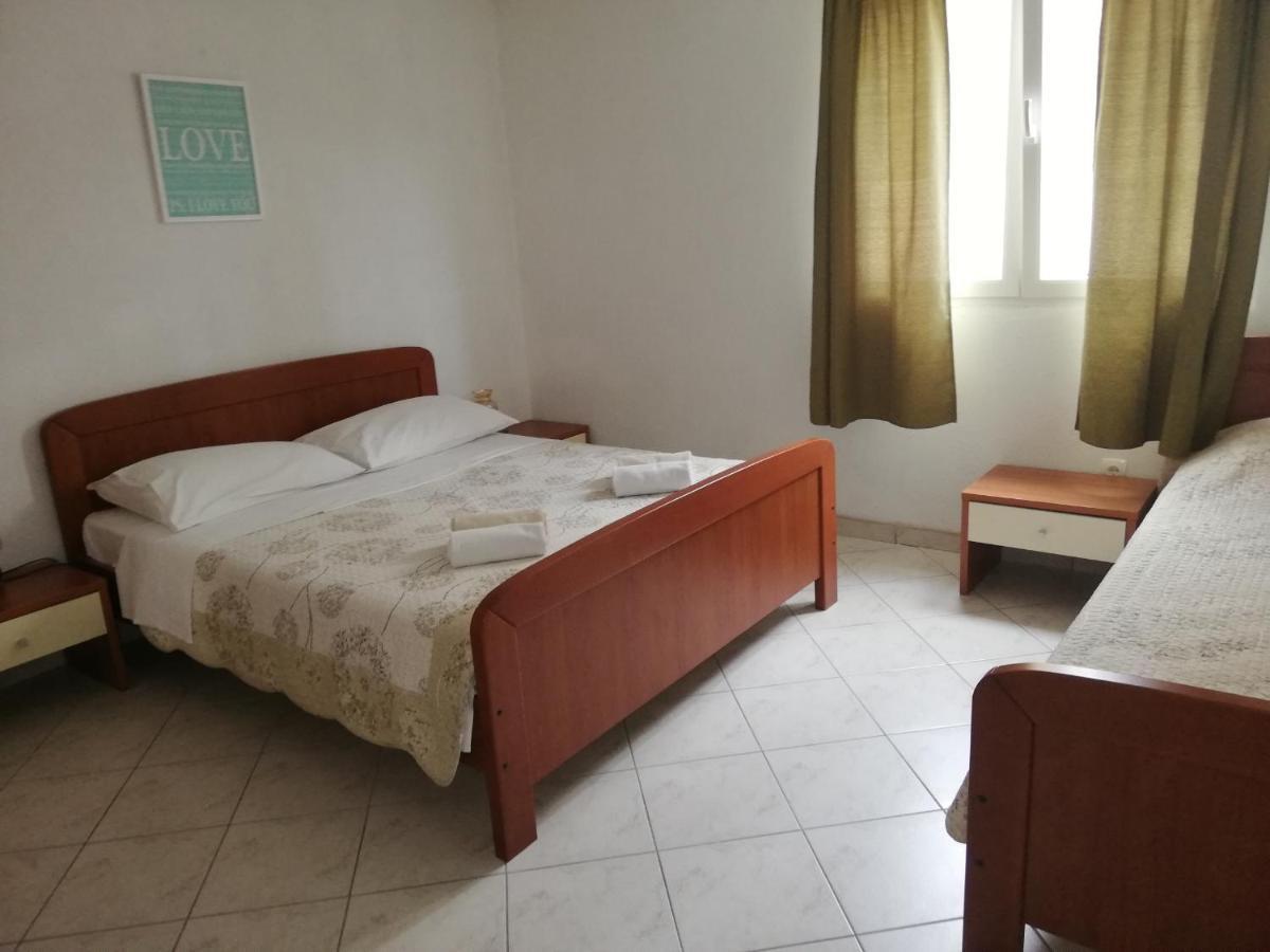 Apartments And Rooms With Parking Space Zavala, Hvar - 128 Jelsa (Hvar) Exterior foto