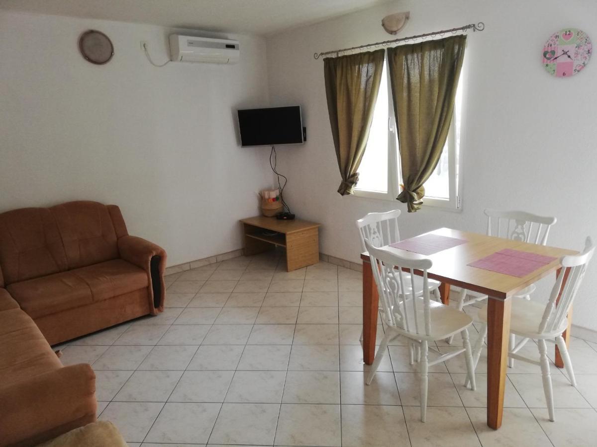 Apartments And Rooms With Parking Space Zavala, Hvar - 128 Jelsa (Hvar) Exterior foto