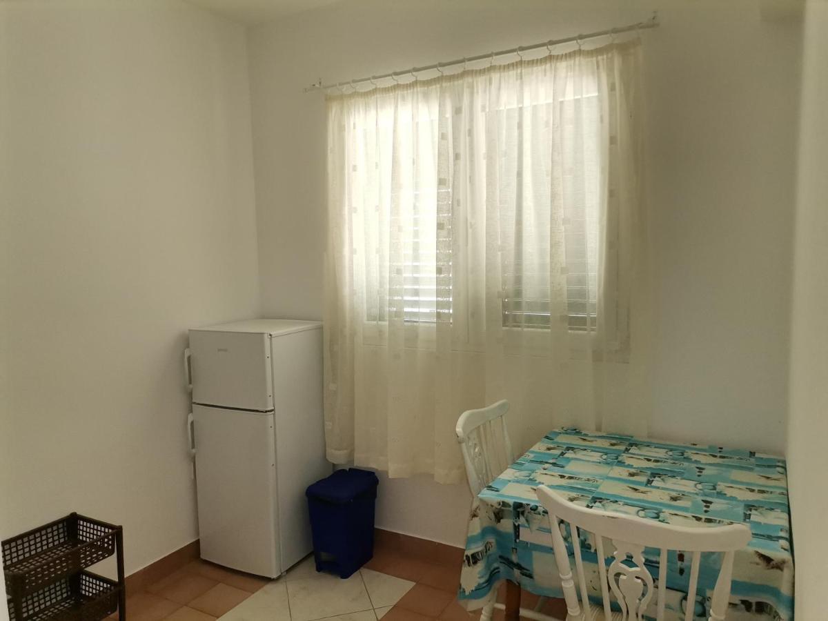Apartments And Rooms With Parking Space Zavala, Hvar - 128 Jelsa (Hvar) Exterior foto