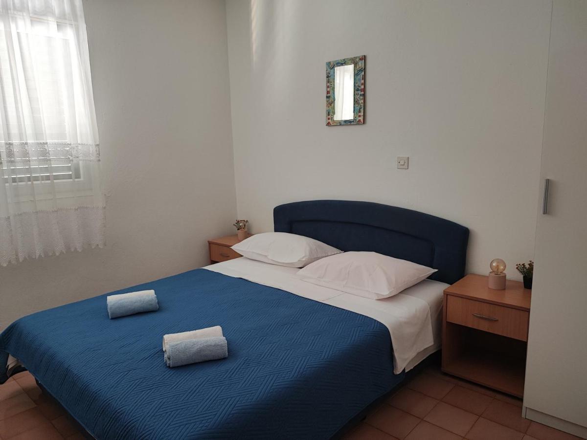 Apartments And Rooms With Parking Space Zavala, Hvar - 128 Jelsa (Hvar) Exterior foto
