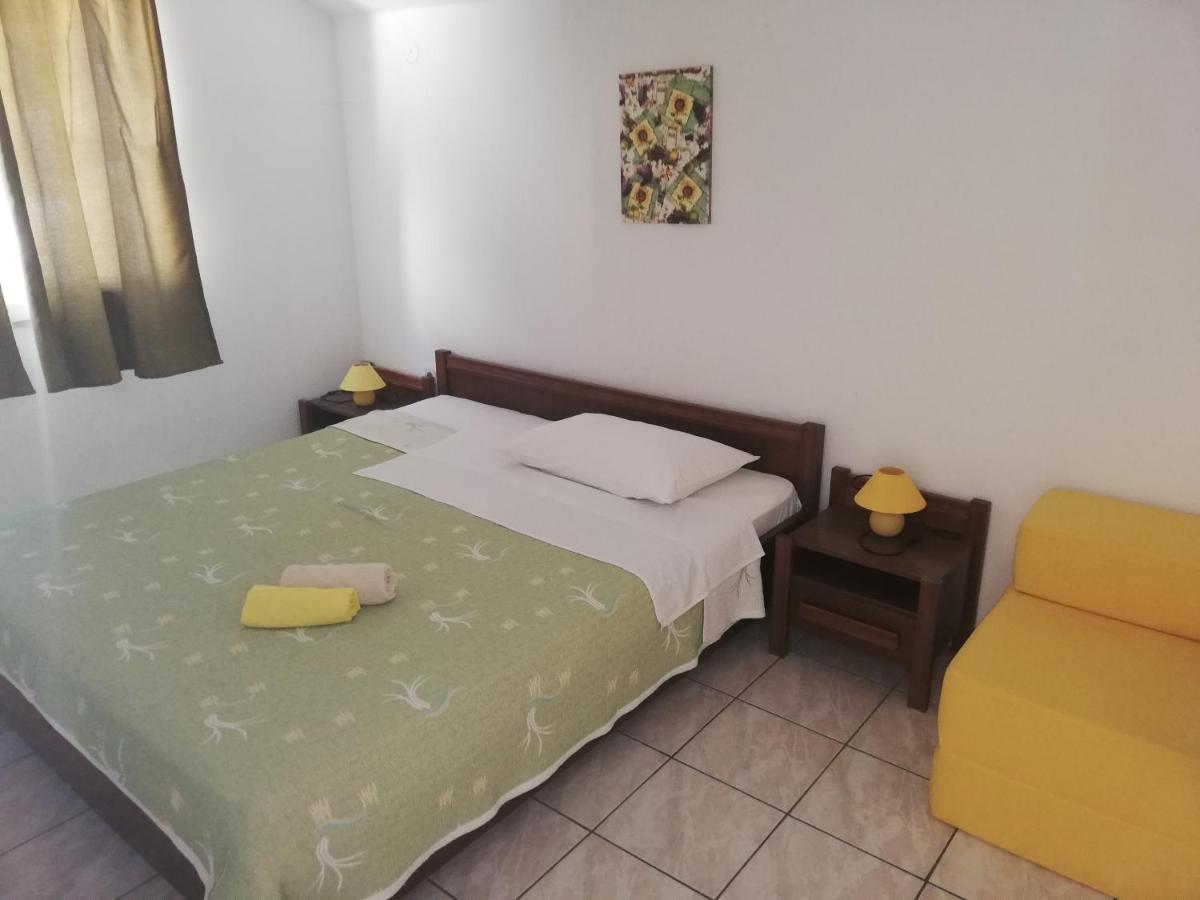 Apartments And Rooms With Parking Space Zavala, Hvar - 128 Jelsa (Hvar) Exterior foto